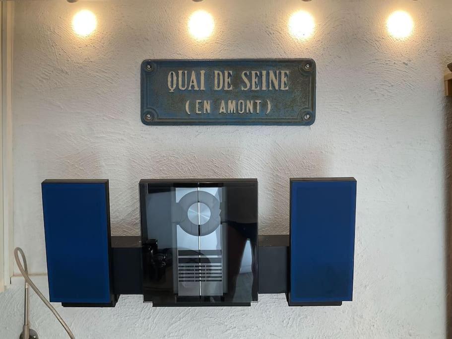 a sign on the wall of a waiting room at historic authentic atmosphere - high-end luxury décor in Le Cannet