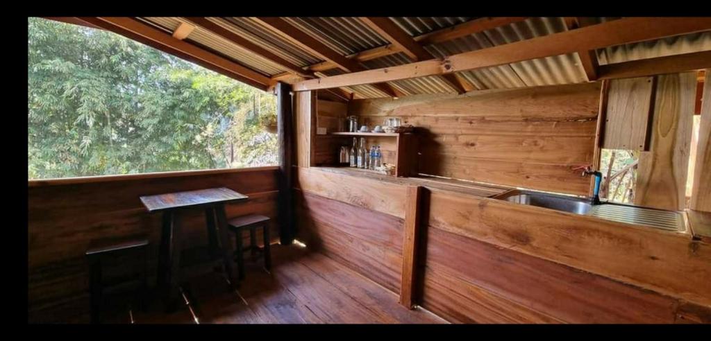 Kuchyň nebo kuchyňský kout v ubytování PeaMoo Homestay
