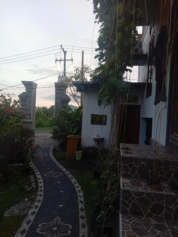 Khailash Warung and Home Stay - 4