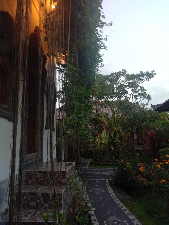 Khailash Warung and Home Stay - 5