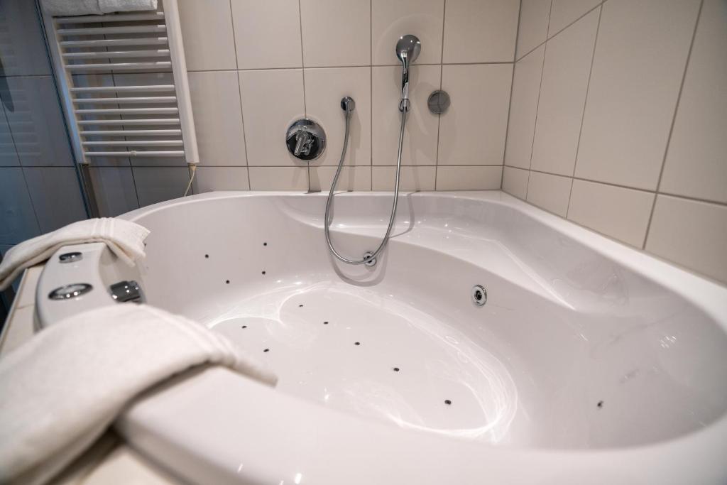 Koupelna v ubytování b-smart hotel Schönenwerd