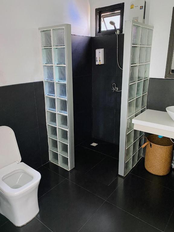 The Reef Hotel & Studios - 8