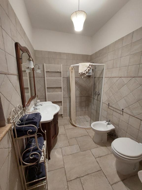 Koupelna v ubytování Mama Damì