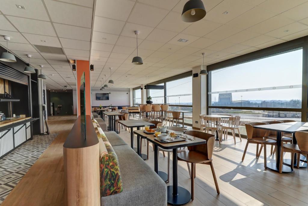 B&B HOTEL Dijon Valmy Toison d'or - Resim 43