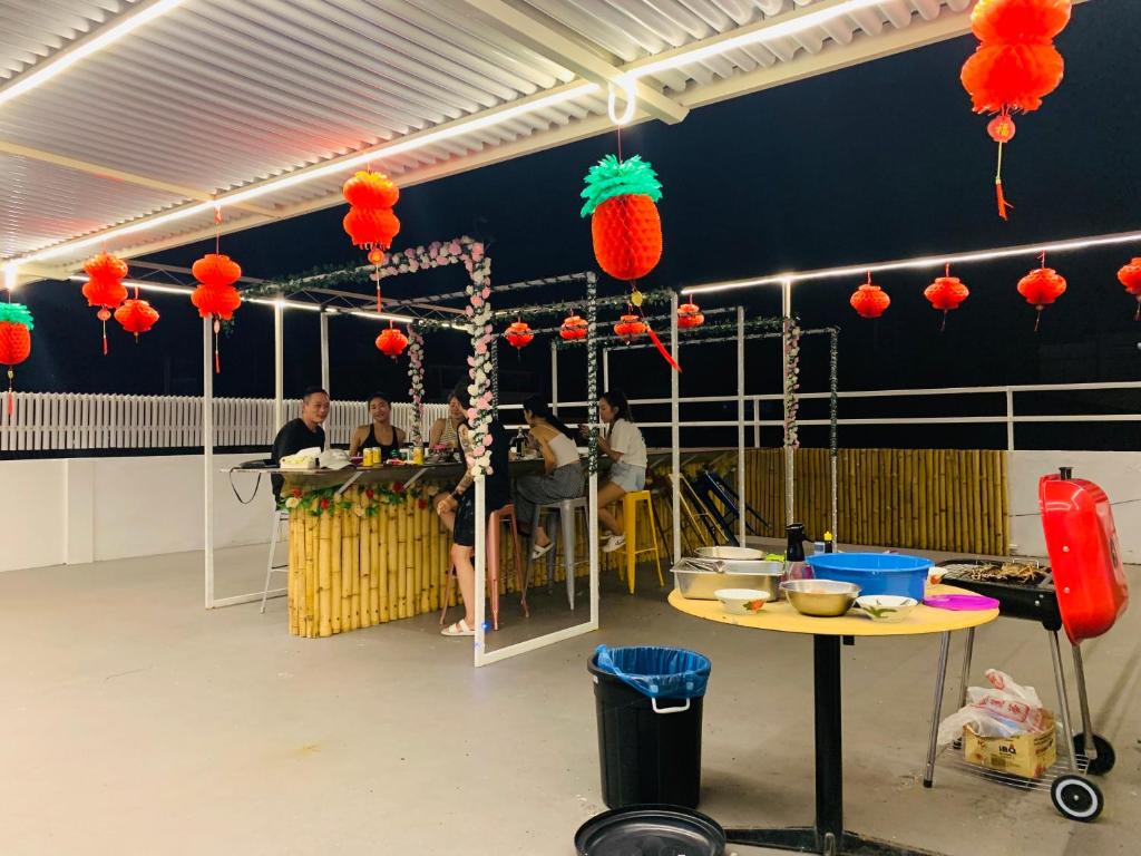 Fotografie z fotogalerie ubytování bamboo homestay M2 小竹林 仙本那 榻榻米独栋房源六间房间独立卫生浴 步行码头十分钟 v destinaci Semporna