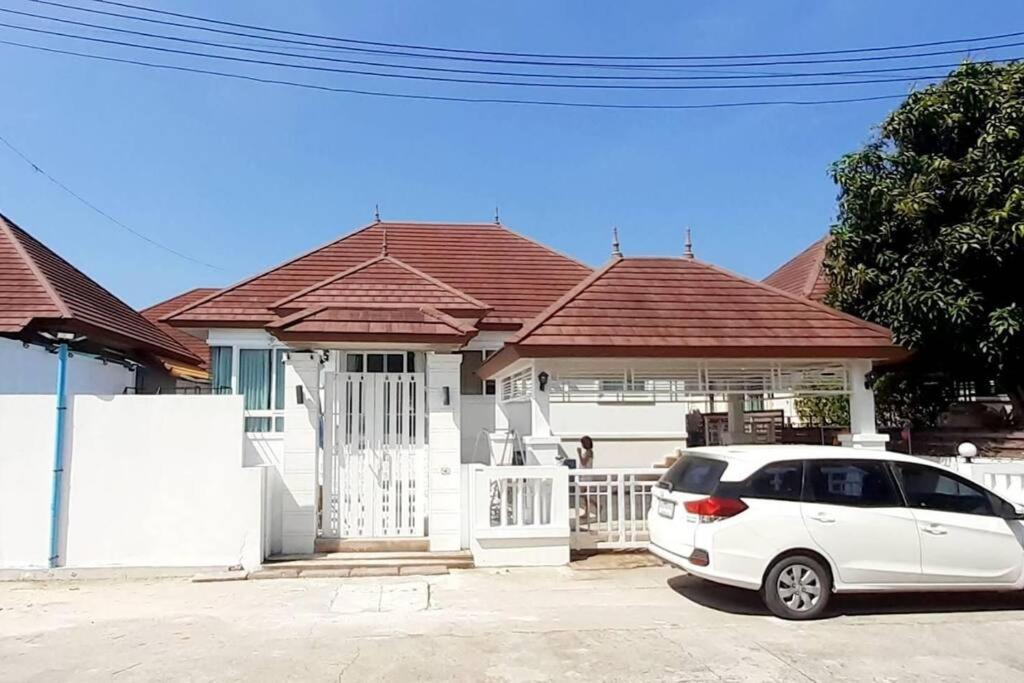 Fotografie z fotogalerie ubytování Mamalek Pattaya-Sattahip PoolVilla 100m Beach, Pub& Restaurant, v destinaci Bang Sare