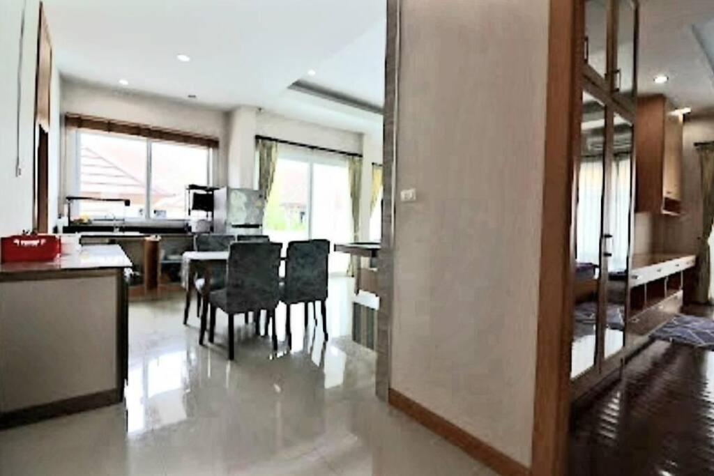 Fotografie z fotogalerie ubytování Mamalek Pattaya-Sattahip PoolVilla 100m Beach, Pub& Restaurant, v destinaci Bang Sare