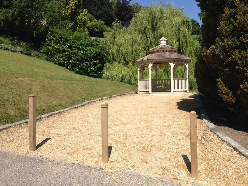Best Western Limpley Stoke Hotel photo