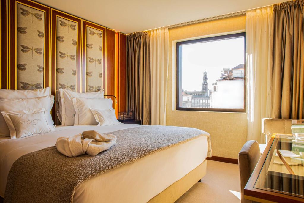 Wine & Books Porto Hotel - Small Luxury Hotels Of The World - 5