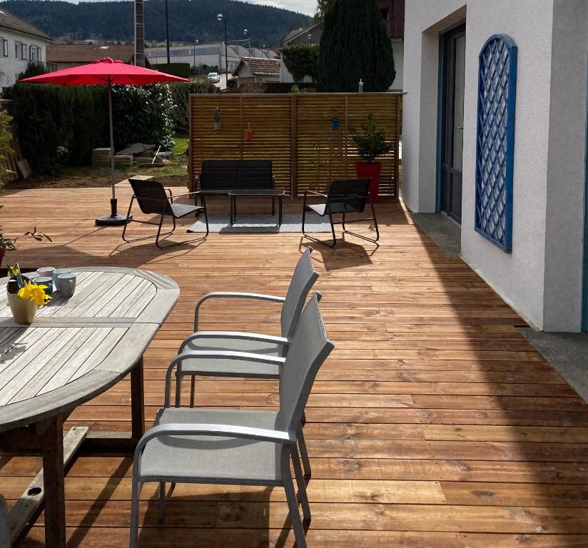 Les 4 flocons à 100m lac et du centre ville , wifi, parking, sauna - 3