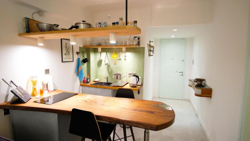calm and cozy flat with romantic garden - One-Bedroom Apartment