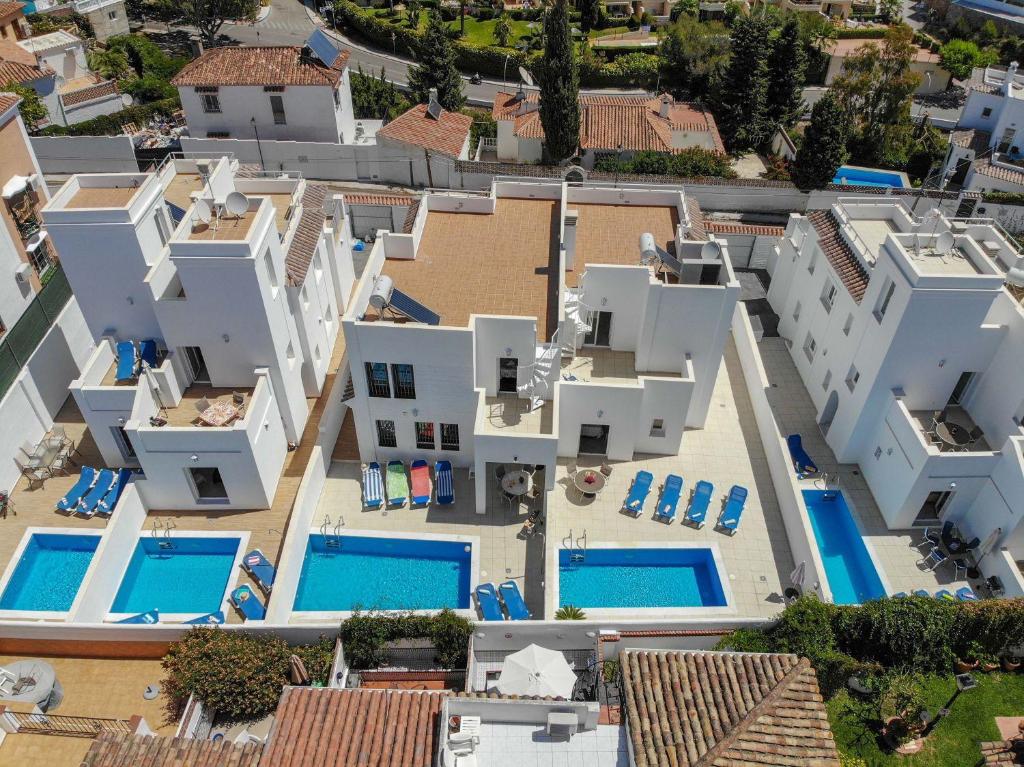 Bazén v ubytování Nerja Paradise Rentals - Villa Topaz nebo v jeho okolí
