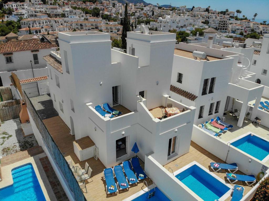 Bazén v ubytování Nerja Paradise Rentals - Villa Topaz nebo v jeho okolí