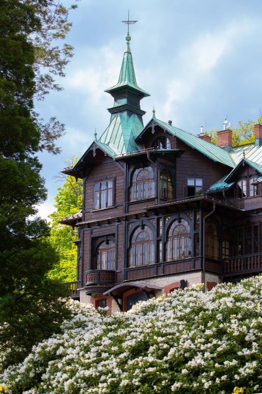 Vonkajšia záhrada v ubytovaní Jaskółka Dom i SPA