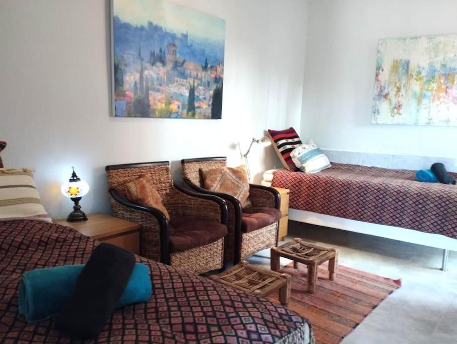 Posezení v ubytování Amazing 3 bedroom townhouse close to Burriana, Nerja
