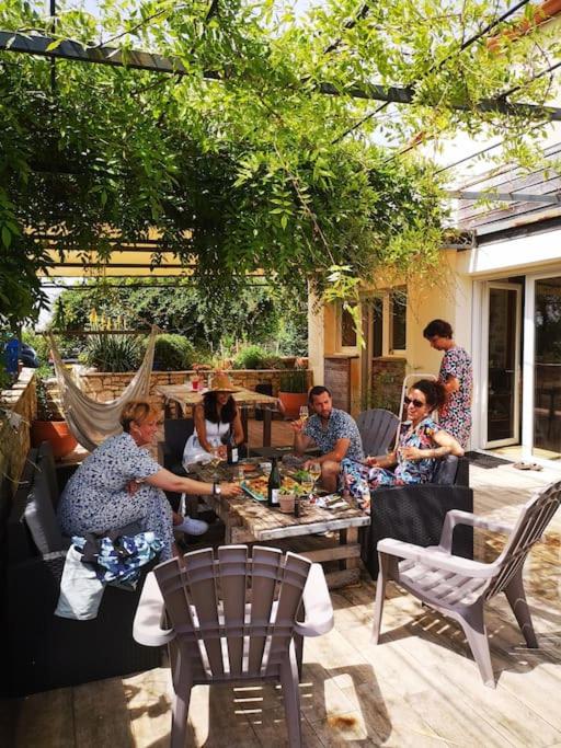 Hostia v ubytovaní Gîte au coeur du vignoble de Cahors, 5 chambres