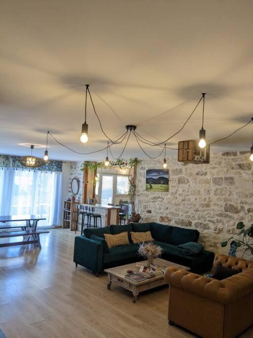 Posedenie v ubytovaní Gîte au coeur du vignoble de Cahors, 5 chambres