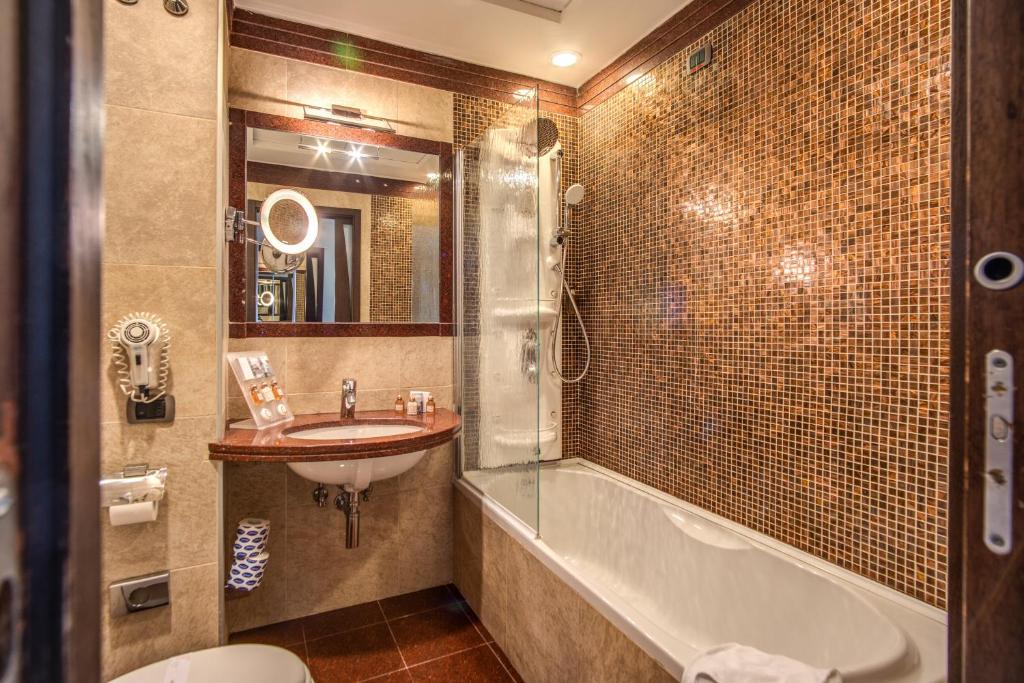 Koupelna v ubytování Kolbe Hotel Rome