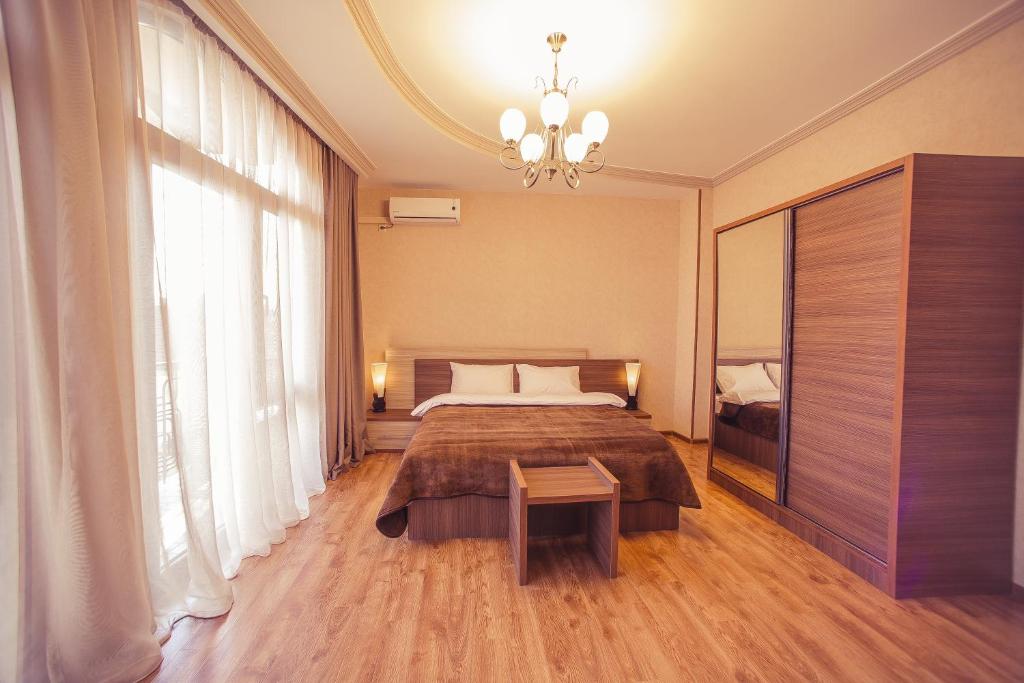Royal Venezia Hotel - King Room With Balcony