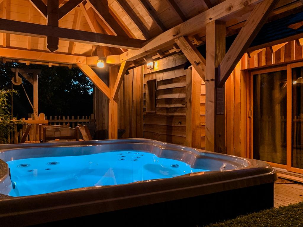 Cabane Château hôtel luxe avec spa privatif Aulteribe - Le Peydébé