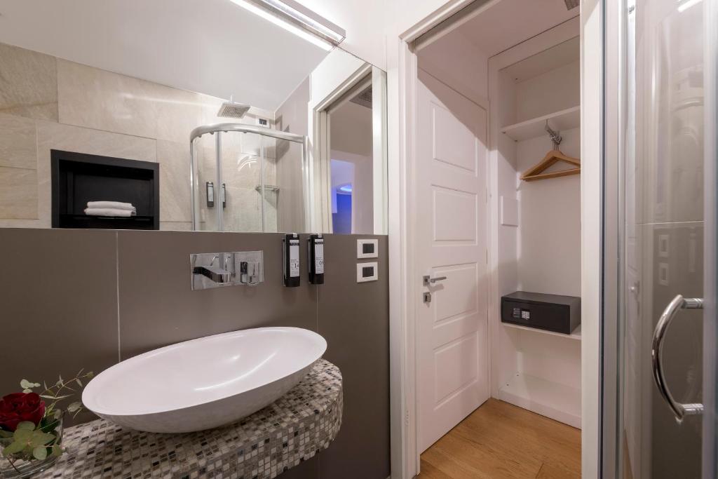 A bathroom at Argentina Residenza Style Hotel