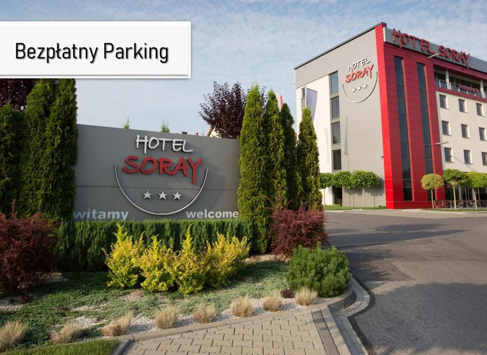 ein Hotel-Sorry-Schild vor einem Gebäude in der Unterkunft Hotel Soray in Wieliczka