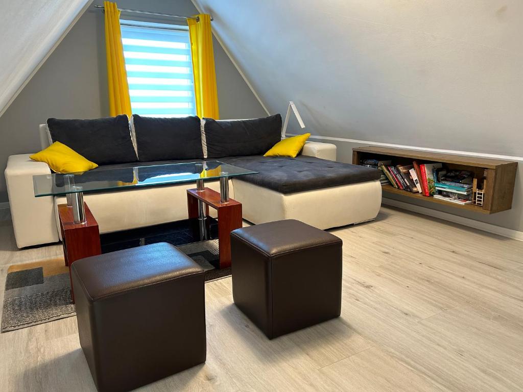Posedenie v ubytovaní Klimatyzowany Apartament Nad Suwalskim Bulwarem