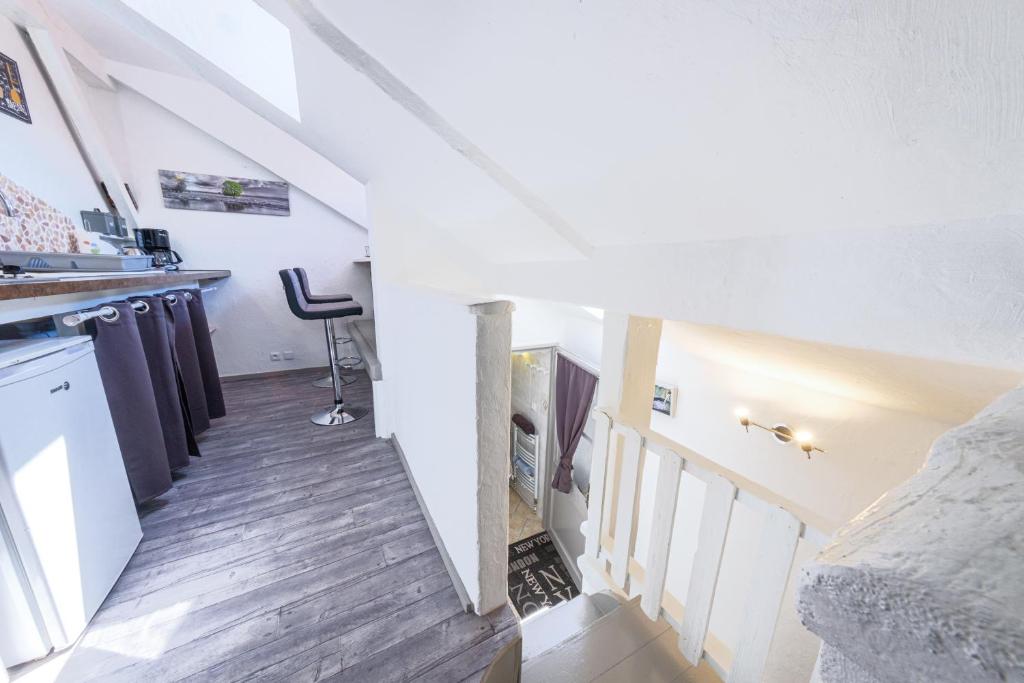 Fotografia z galérie ubytovania 8/9 personnes, ensemble de 3 logements tous équipés et climatisés, Wifi, Netflix, centre ville à 400m, boites à clés v destinácii Pallud