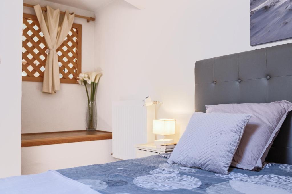 Fotografia z galérie ubytovania 8/9 personnes, ensemble de 3 logements tous équipés et climatisés, Wifi, Netflix, centre ville à 400m, boites à clés v destinácii Pallud