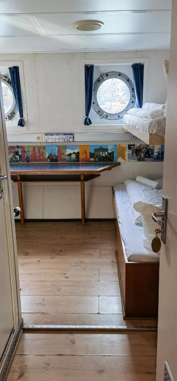 Shipotel-Berlin GmbH, Shipotel Eastern & Shipotel Western - Resim 31