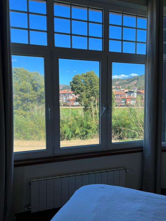 Nespecifikovaný výhled na hory nebo výhled na hory při pohledu z hotelu