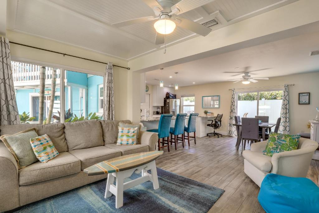 Posezení v ubytování Siesta Key Dream Inn Vacation Rental Near Village!