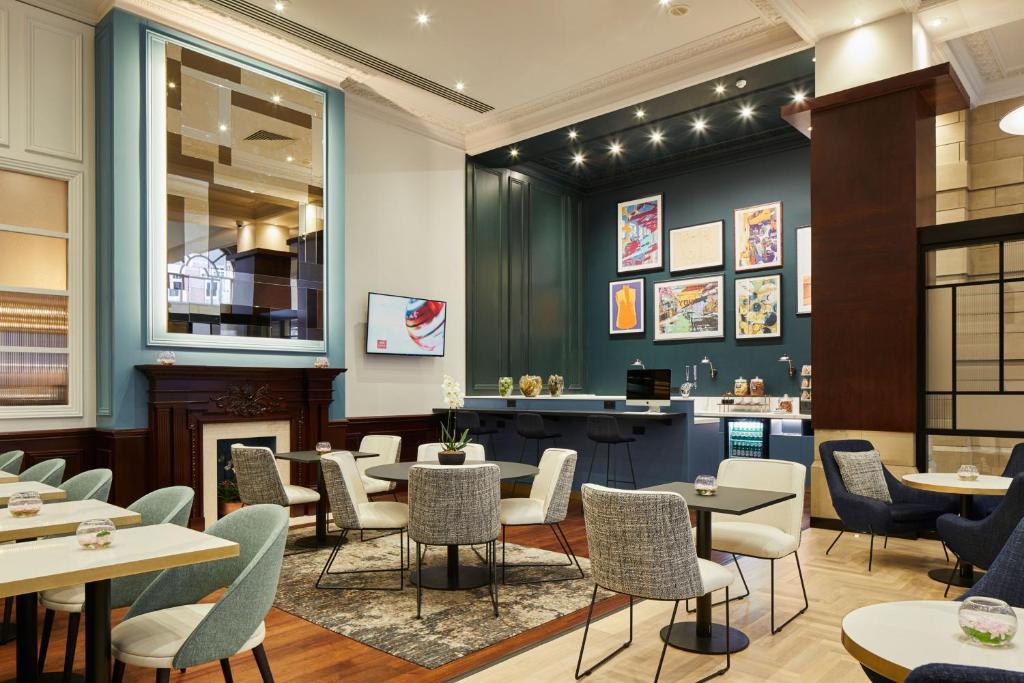 
Executive King Room, Executive Lounge Access
