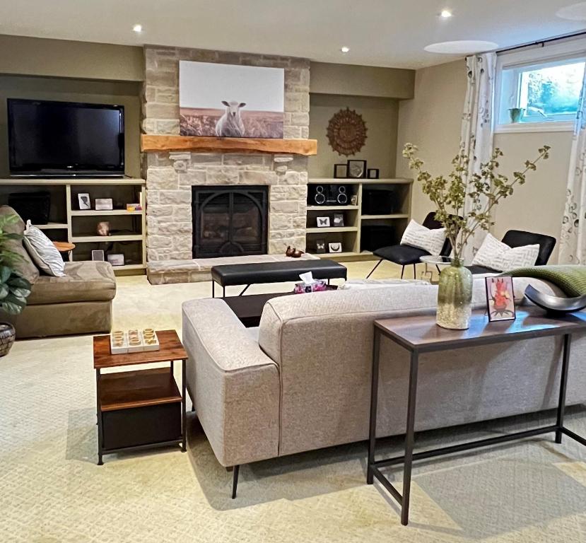 Tranquil Farmhouse Private Apartment - Housity