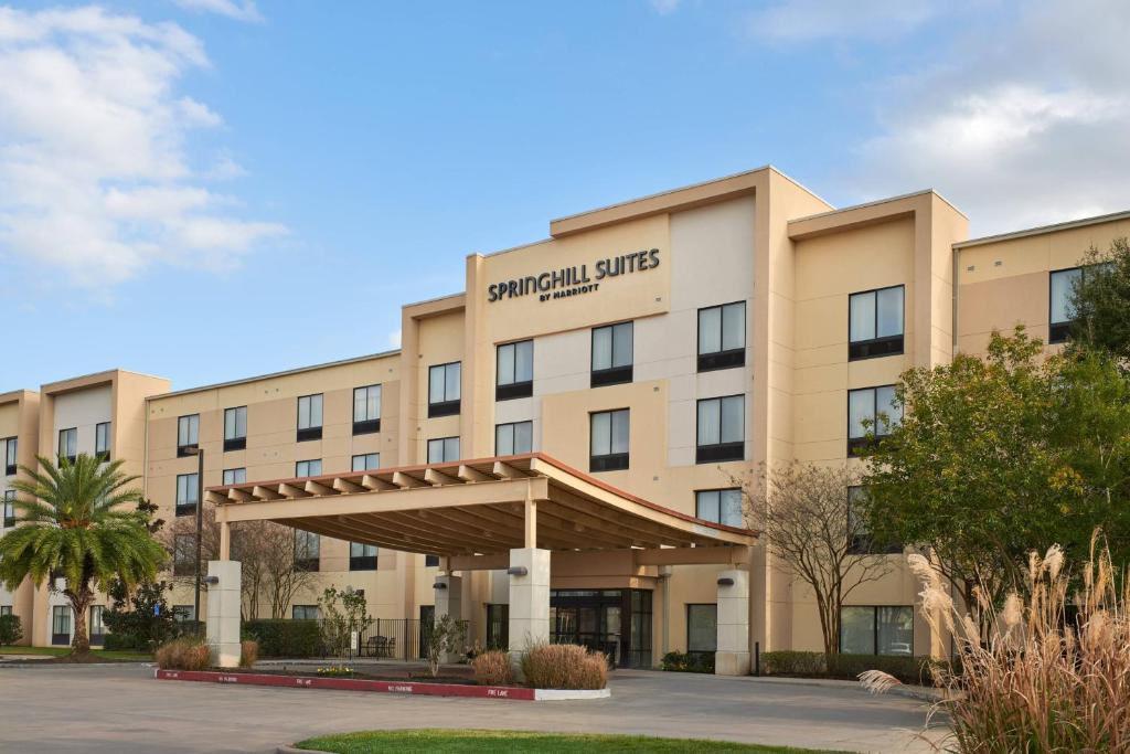 una rappresentazione di un edificio ospedaliero di SpringHill Suites by Marriott Baton Rouge North / Airport a Baton Rouge