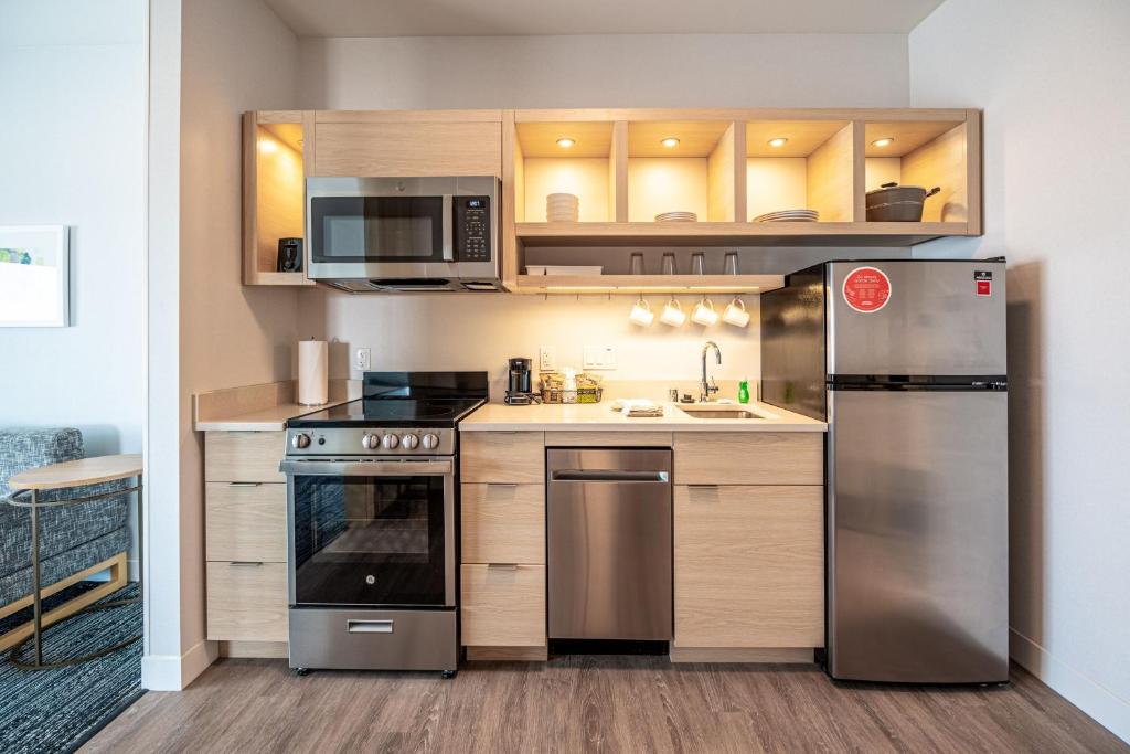 TownePlace Suites by Marriott Las Vegas North I-15 photo