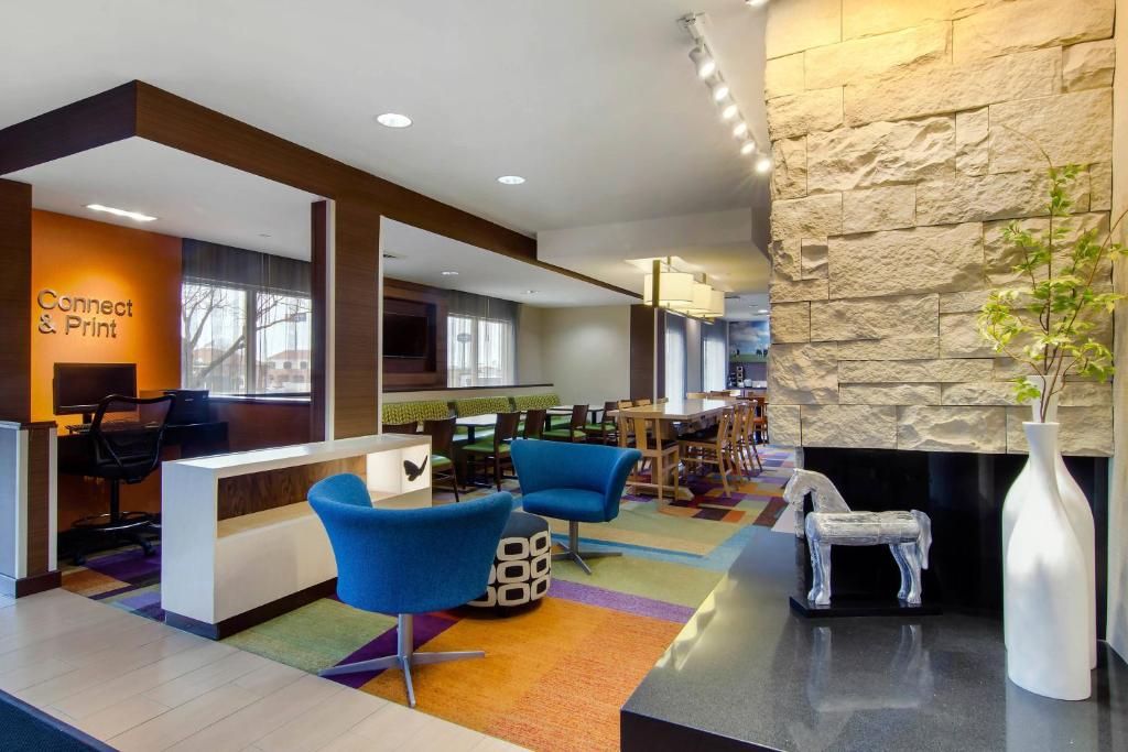 A seating area at Fairfield Inn Fort Leonard Wood St. Robert