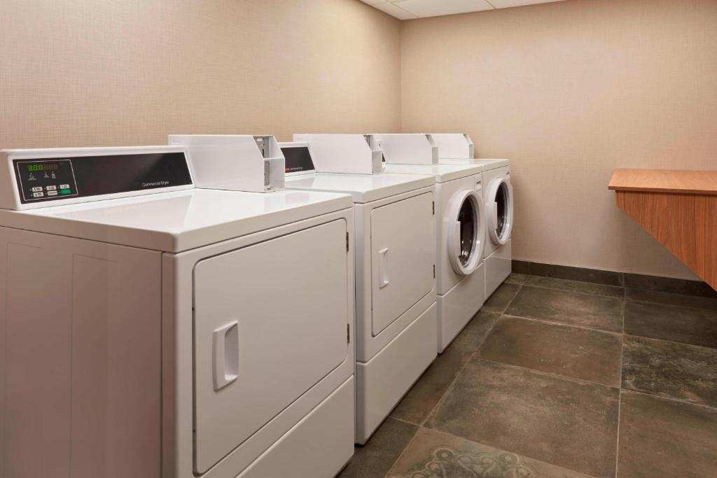 Fairfield Inn by Marriott Montreal Downtown - Resim 30