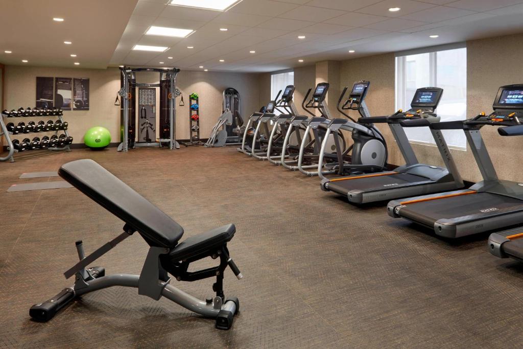 Fitness centrum a/nebo fitness zařízení v ubytování Fairfield Inn by Marriott Montreal Downtown
