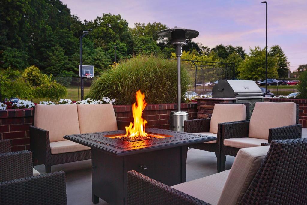 Posezení v ubytování Residence Inn Poughkeepsie