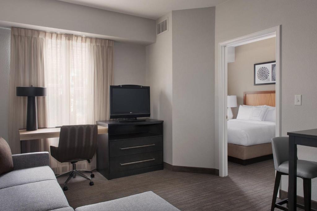 Postel nebo postele na pokoji v ubytování Residence Inn Poughkeepsie