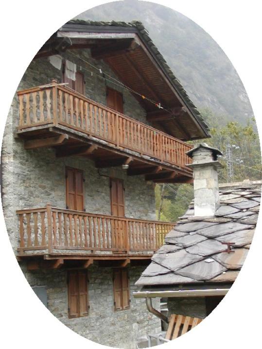 Kép Baita "Lou Tzatagni" Pialemont Champorcher - CIR VDA - PONTBOSET 0002 szállásáról Pontbosetben a galériában