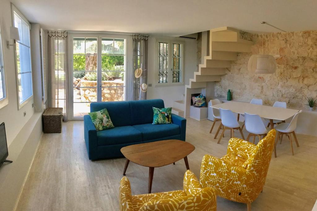 Гостиная зона в Charming property with private pool
