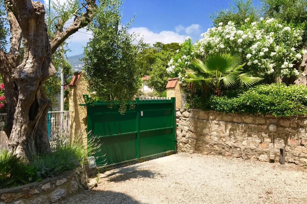 Сад в Charming property with private pool