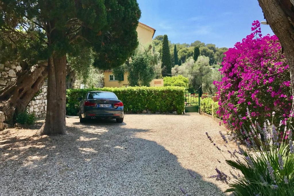 Сад в Charming property with private pool