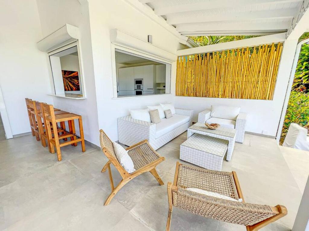 Posezení v ubytování Villa les Yuccas, private pool, 5 min from Grand Case