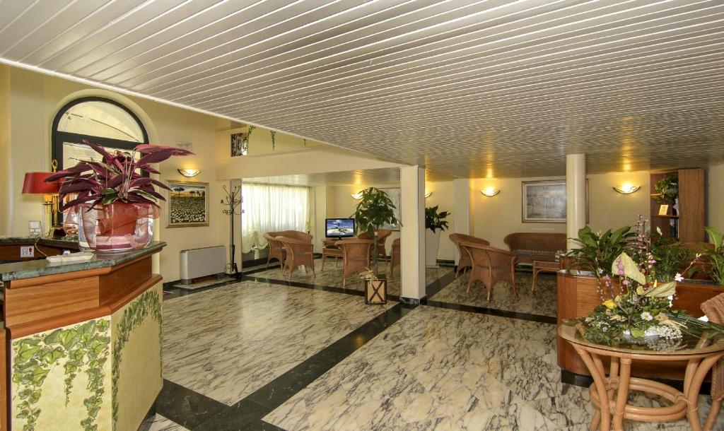 Lobby alebo recepcia v ubytovaní Hotel Katy