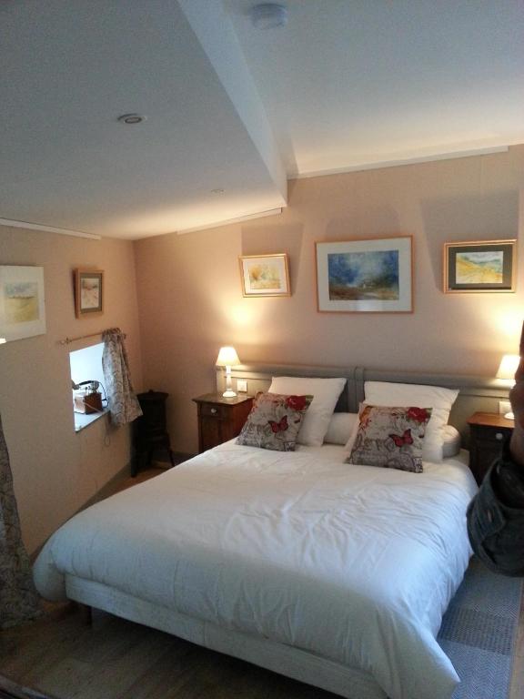 Relais St Jacques - Roanne - Camera Doppia Standard Con Vista Giardino