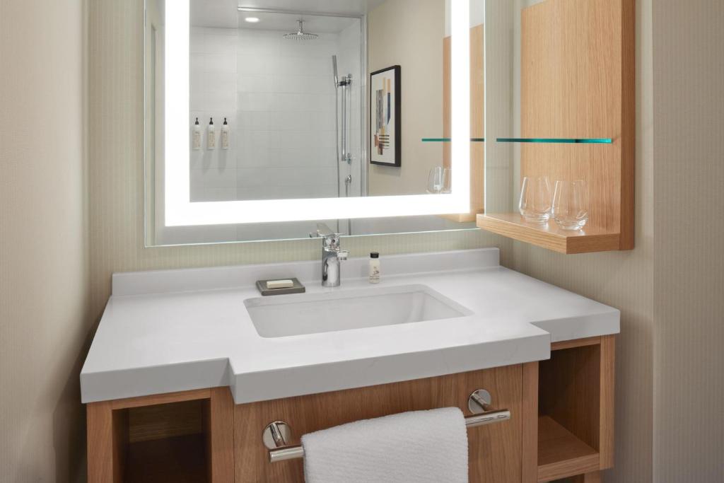 Delta Hotels Calgary Airport In-Terminal - Resim 26