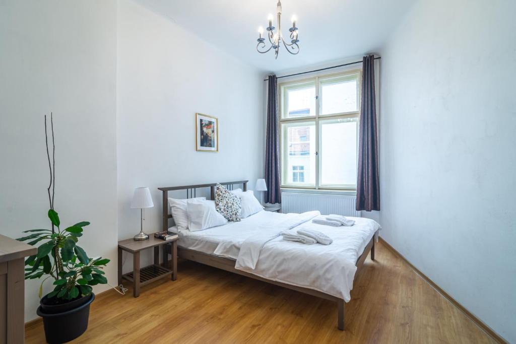 Royal Road Residence - Two-Bedroom Apartment